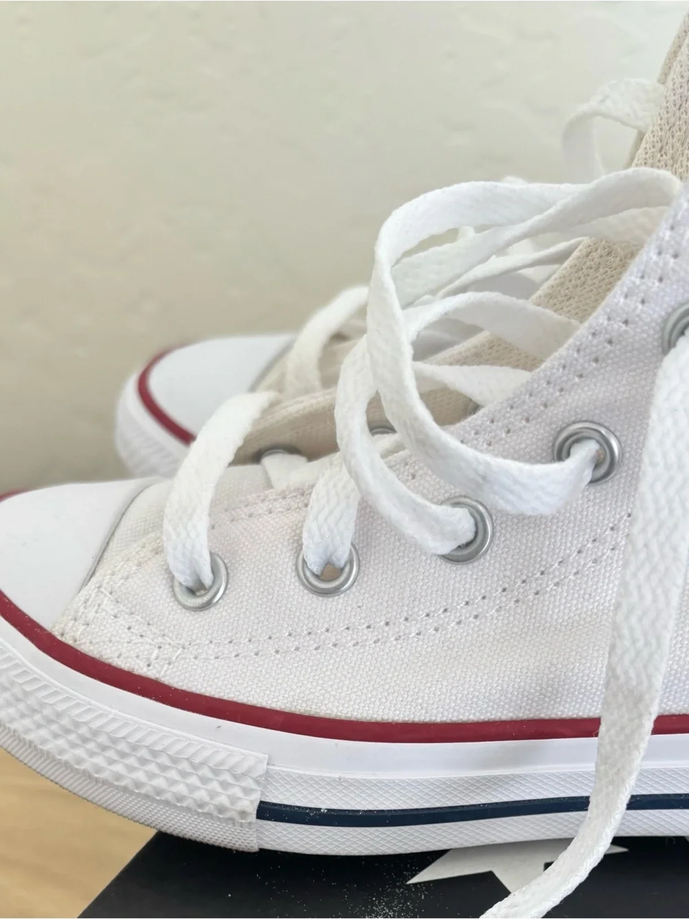 Converse Chuck Taylor All Star High Top Kids Youth Size 12 White Canvas Sneakers